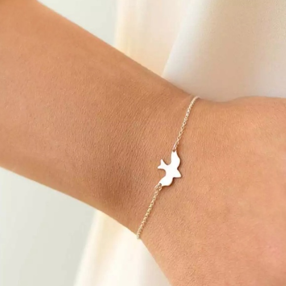 Just arrived!! Delicate dove charm bracelet - Picture 2 of 5